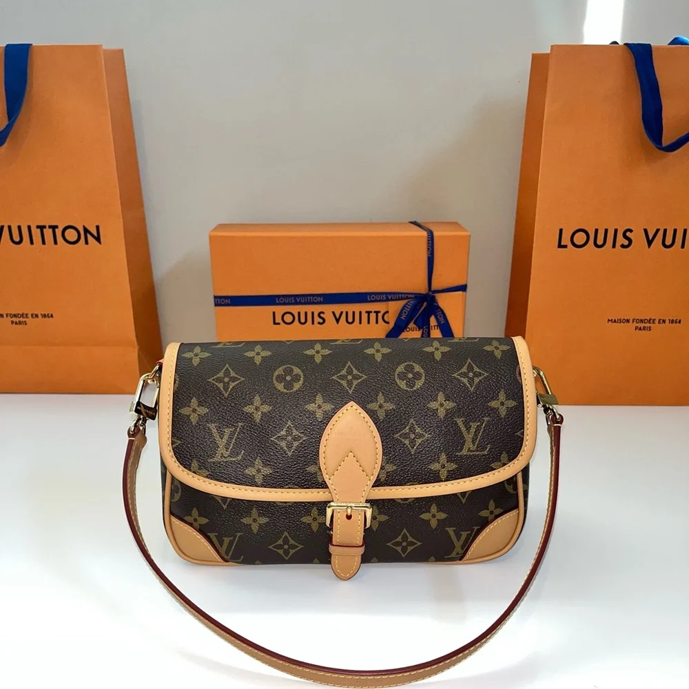 🔥Authentic Louis Vuitton Diane 🔥 - Picture 3 of 8